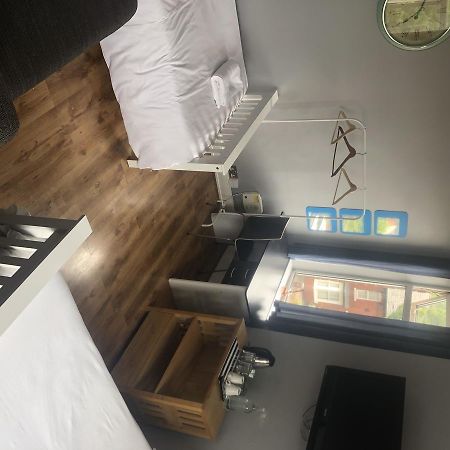 โอคแลนด์ Apartment วุลฟ์เวอร์แฮมป์ตัน ภายนอก รูปภาพ